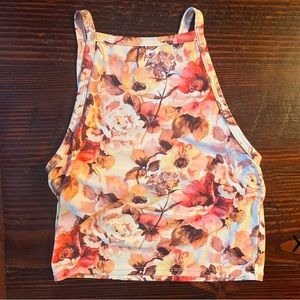 Kortni Jeane pink floral squared up top in play condition